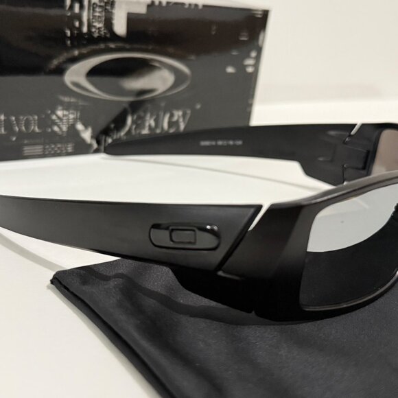 Oakley GASCAN Black Matte Frame OO9014 Chrome Iridium Lenses - Picture 2 of 7